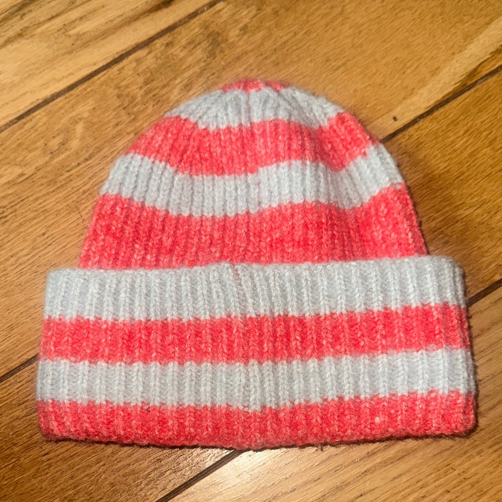 NWOT FREE PEOPLE BEANIE